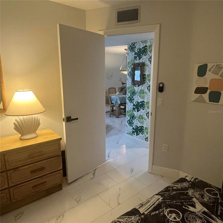 For Rent: $5,500 (2 beds, 2 baths, 912 Square Feet)
