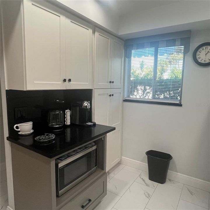 For Rent: $5,500 (2 beds, 2 baths, 912 Square Feet)