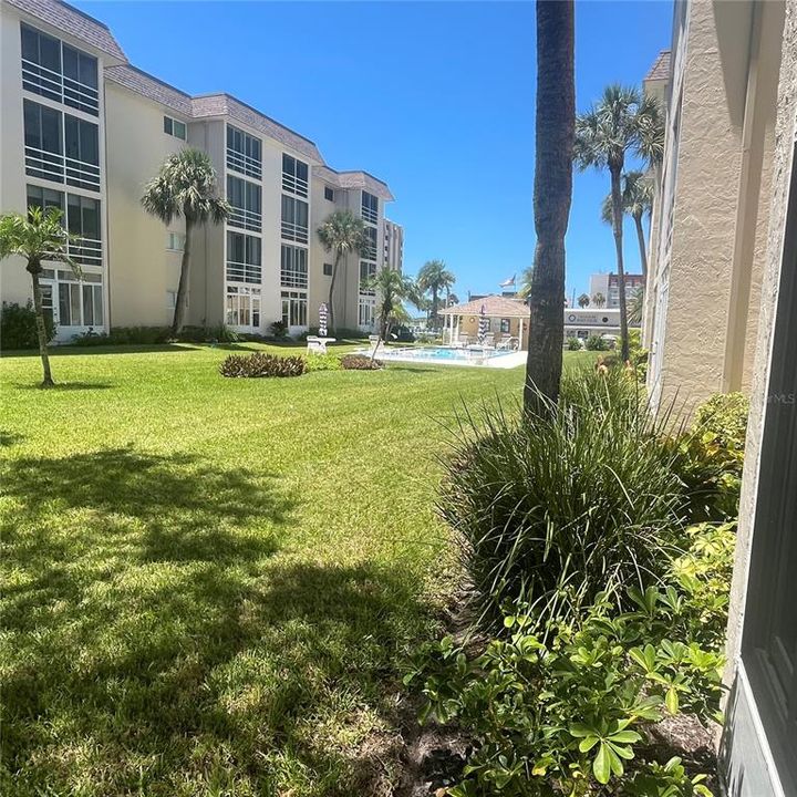 For Rent: $5,500 (2 beds, 2 baths, 912 Square Feet)
