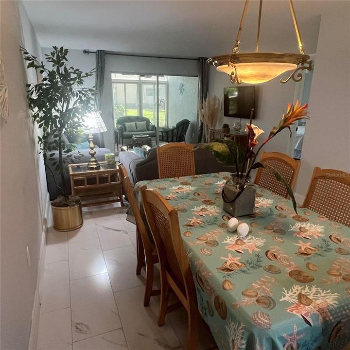For Rent: $5,500 (2 beds, 2 baths, 912 Square Feet)