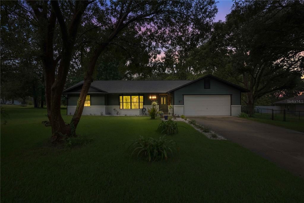 For Sale: $320,000 (3 beds, 2 baths, 1965 Square Feet)