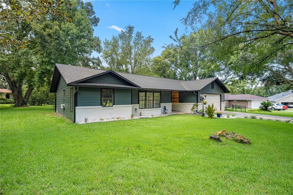 For Sale: $320,000 (3 beds, 2 baths, 1965 Square Feet)