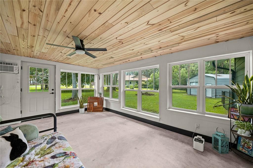 For Sale: $320,000 (3 beds, 2 baths, 1965 Square Feet)