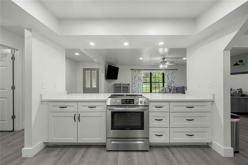 For Sale: $320,000 (3 beds, 2 baths, 1965 Square Feet)