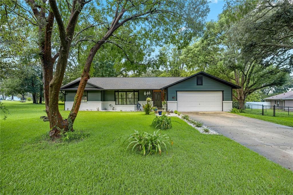 For Sale: $320,000 (3 beds, 2 baths, 1965 Square Feet)