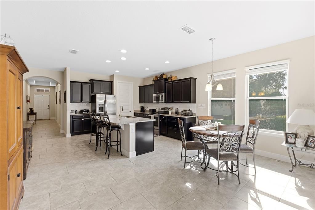 En Venta: $699,000 (4 camas, 3 baños, 2291 Pies cuadrados)