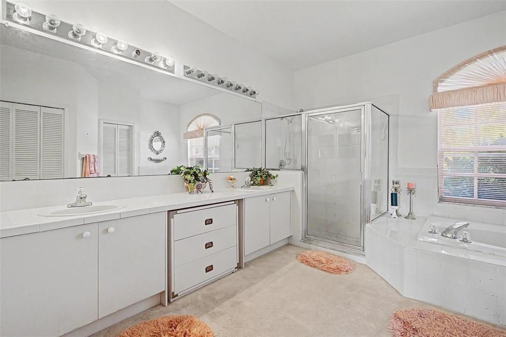 En Venta: $696,500 (3 camas, 2 baños, 1918 Pies cuadrados)