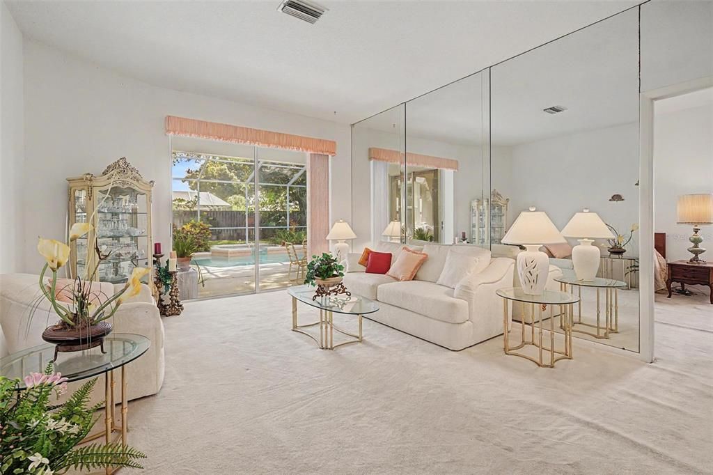 En Venta: $696,500 (3 camas, 2 baños, 1918 Pies cuadrados)