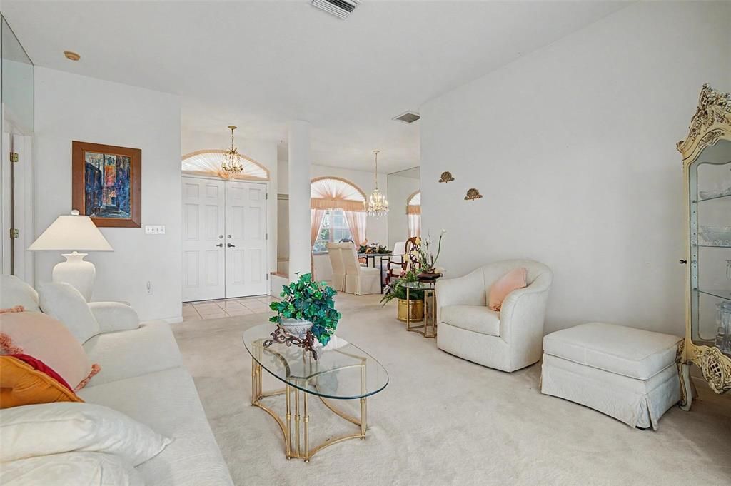 En Venta: $696,500 (3 camas, 2 baños, 1918 Pies cuadrados)