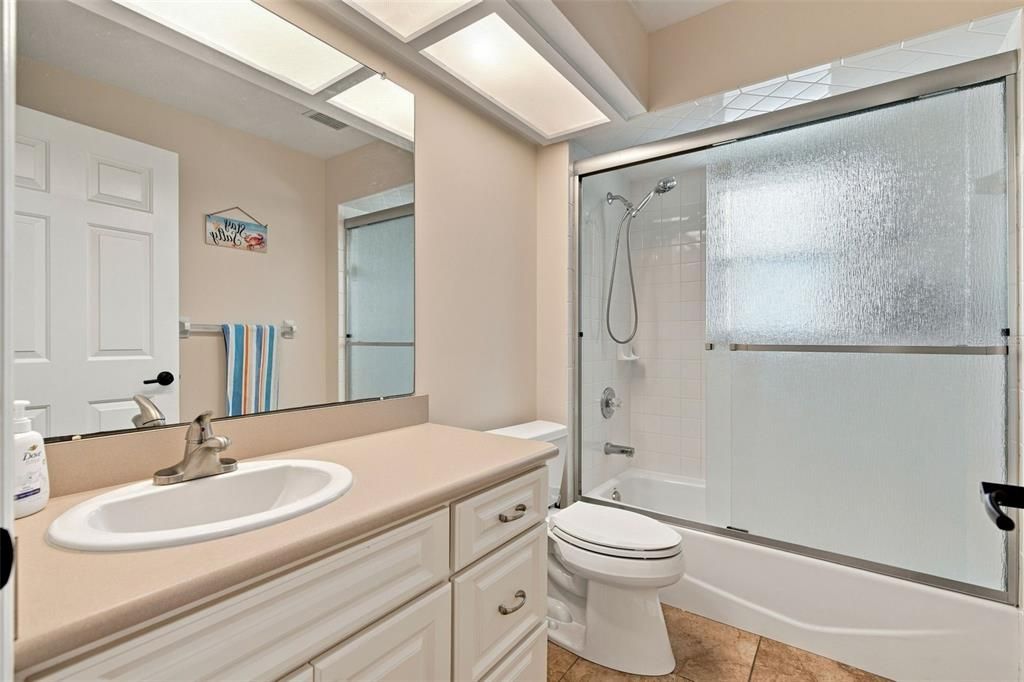 En Venta: $425,000 (3 camas, 2 baños, 1670 Pies cuadrados)