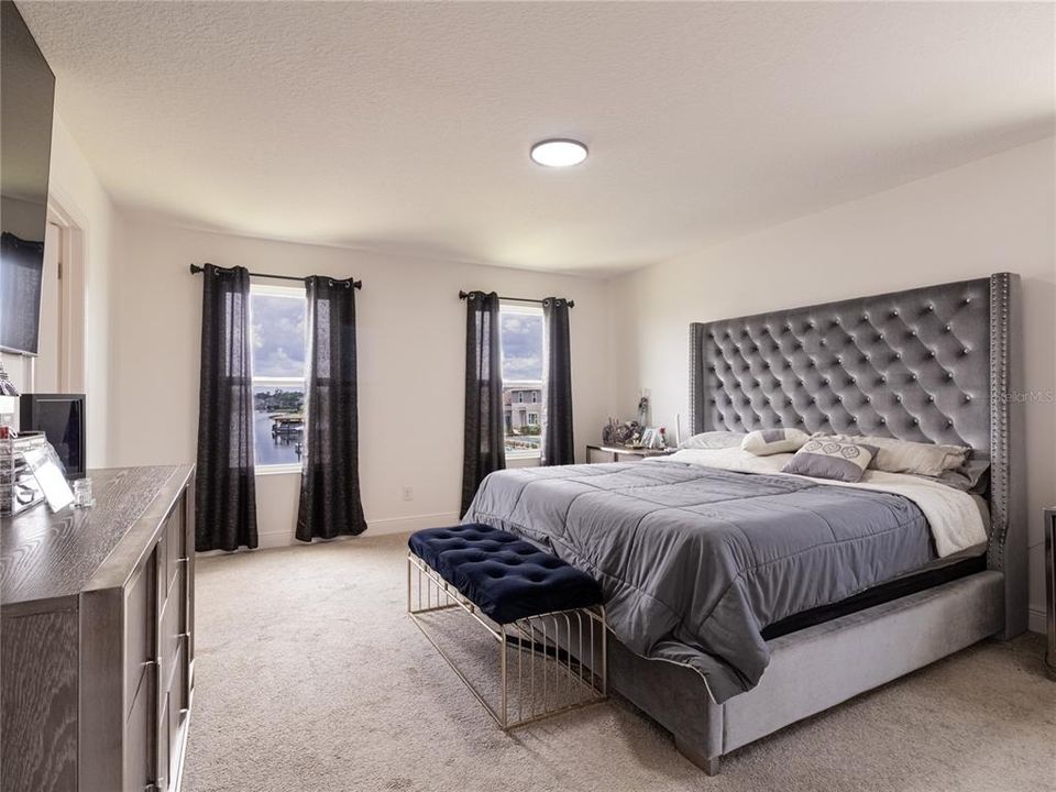 For Sale: $729,990 (7 beds, 5 baths, 4658 Square Feet)