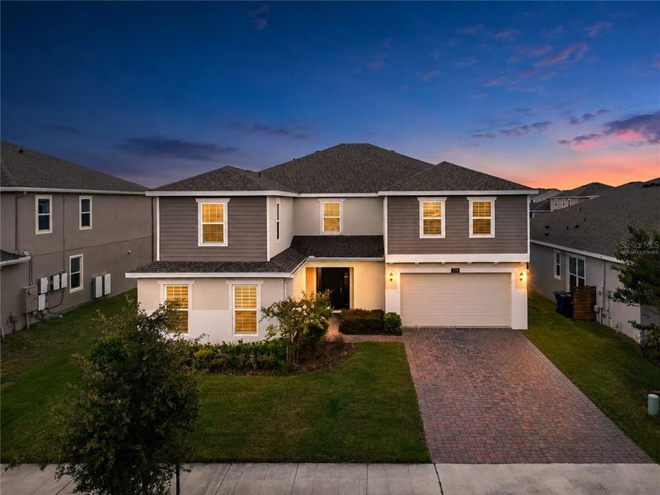 For Sale: $729,990 (7 beds, 5 baths, 4658 Square Feet)