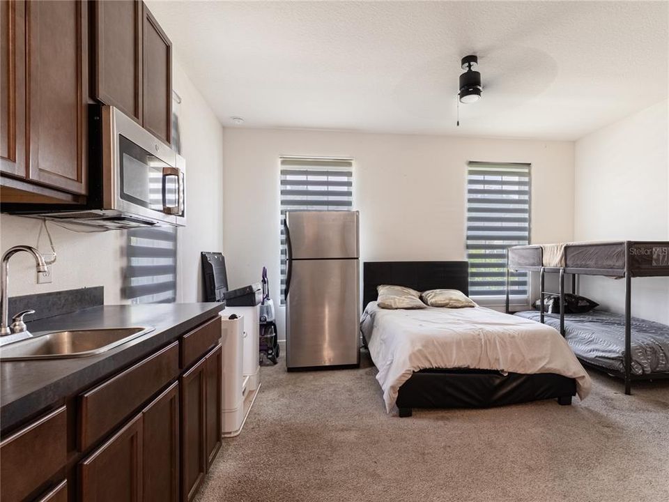 For Sale: $729,990 (7 beds, 5 baths, 4658 Square Feet)