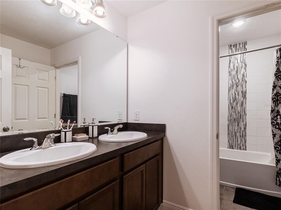 For Sale: $729,990 (7 beds, 5 baths, 4658 Square Feet)