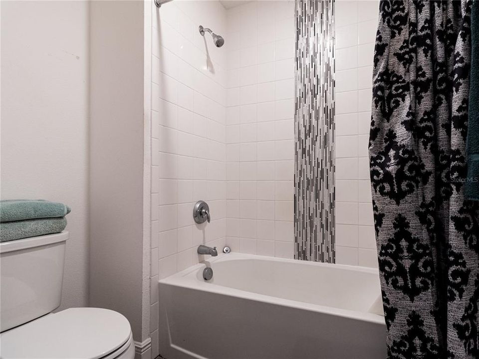 For Sale: $729,990 (7 beds, 5 baths, 4658 Square Feet)