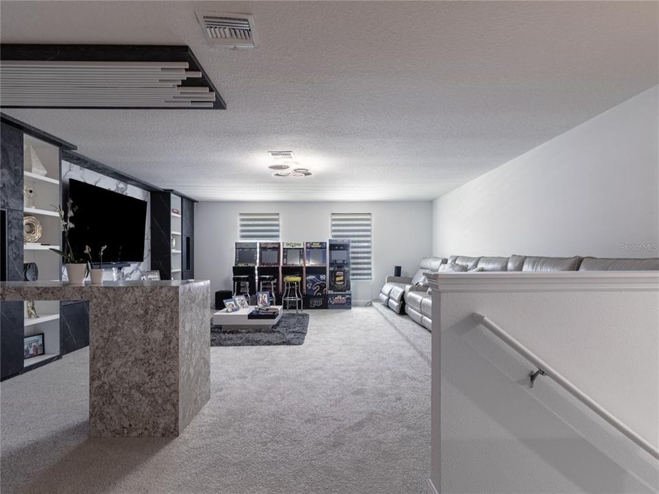 For Sale: $729,990 (7 beds, 5 baths, 4658 Square Feet)
