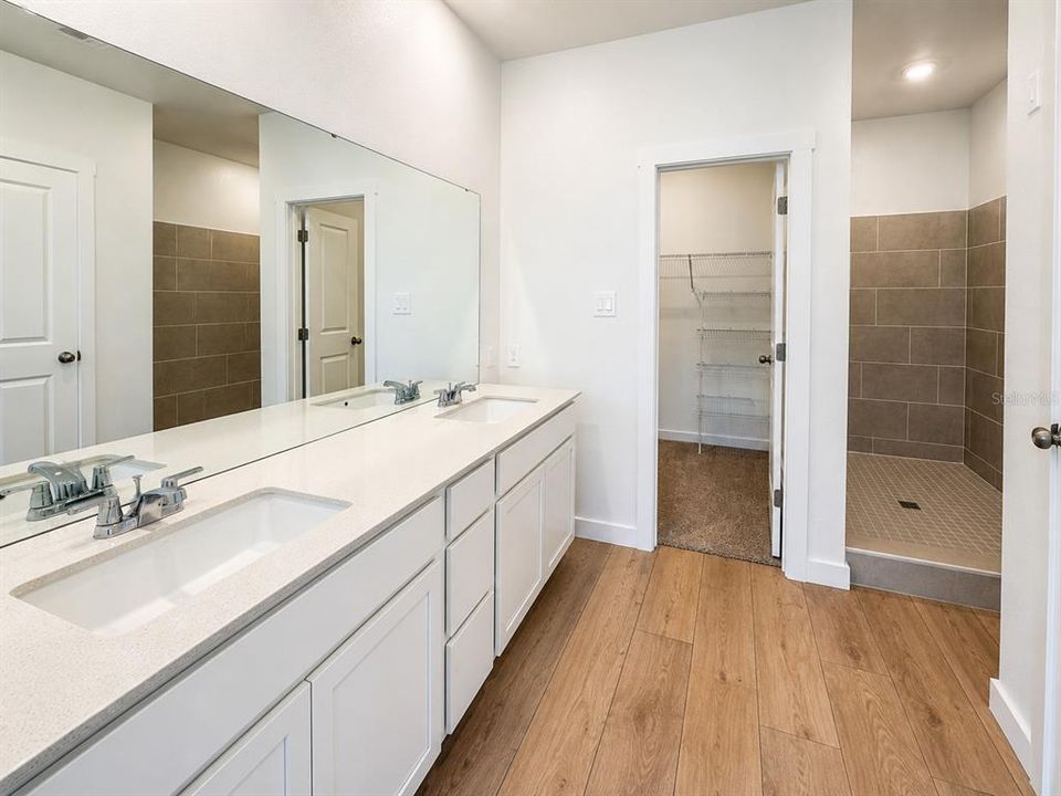 For Rent: $2,250 (3 beds, 2 baths, 1825 Square Feet)