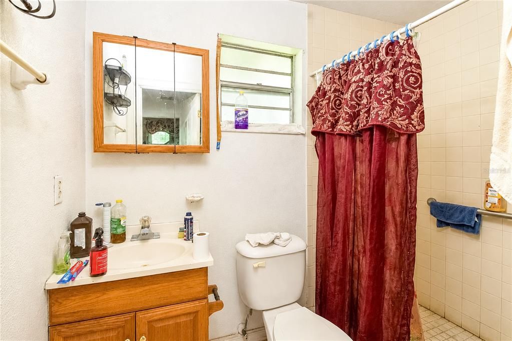En Venta: $190,000 (3 camas, 2 baños, 1600 Pies cuadrados)