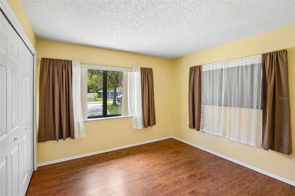 For Sale: $299,000 (3 beds, 2 baths, 1594 Square Feet)