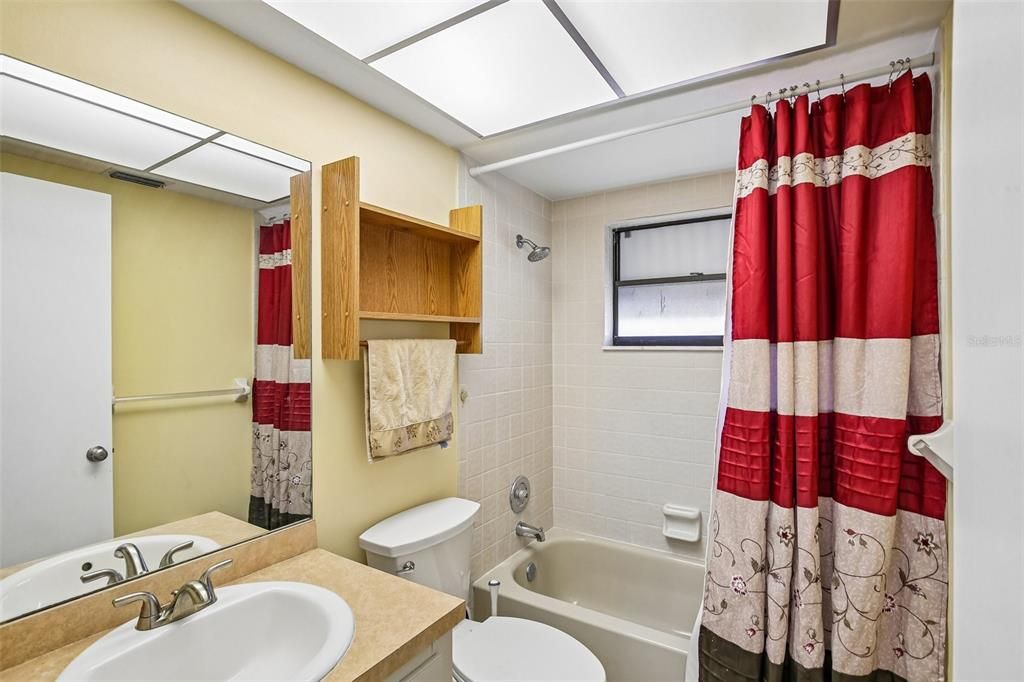 For Sale: $299,000 (3 beds, 2 baths, 1594 Square Feet)