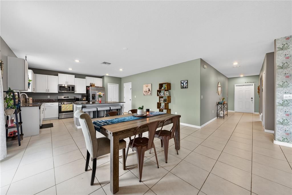 For Rent: $2,500 (4 beds, 2 baths, 2635 Square Feet)