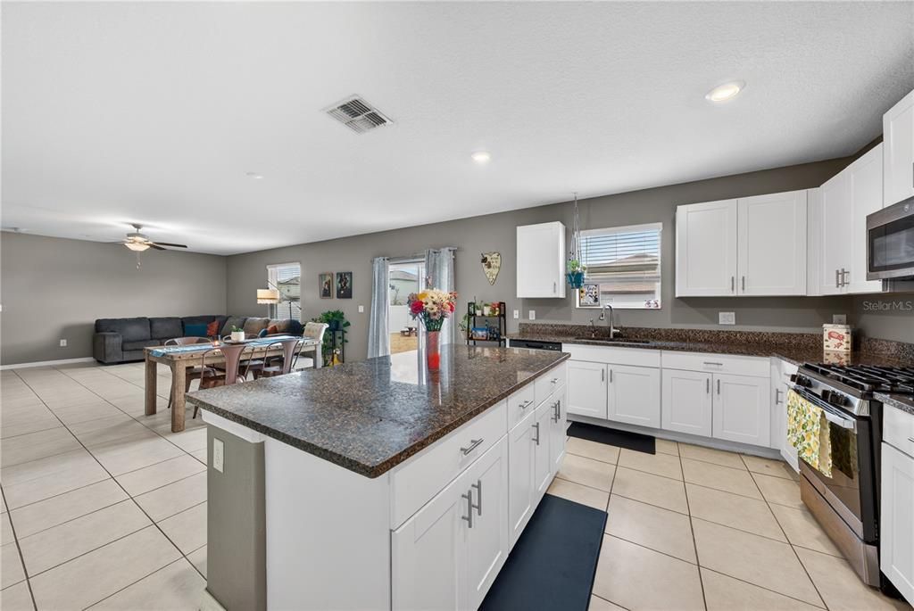 For Rent: $2,500 (4 beds, 2 baths, 2635 Square Feet)