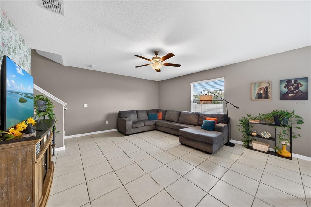 For Rent: $2,500 (4 beds, 2 baths, 2635 Square Feet)