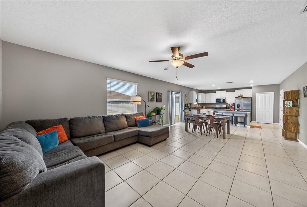 For Rent: $2,500 (4 beds, 2 baths, 2635 Square Feet)