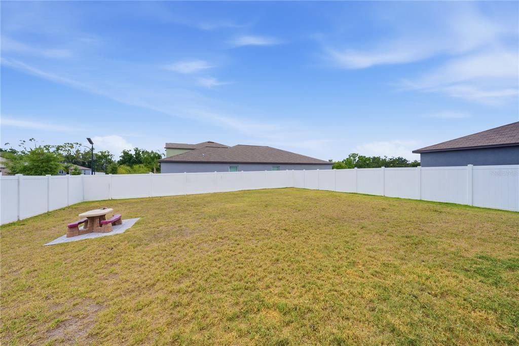 For Rent: $2,500 (4 beds, 2 baths, 2635 Square Feet)