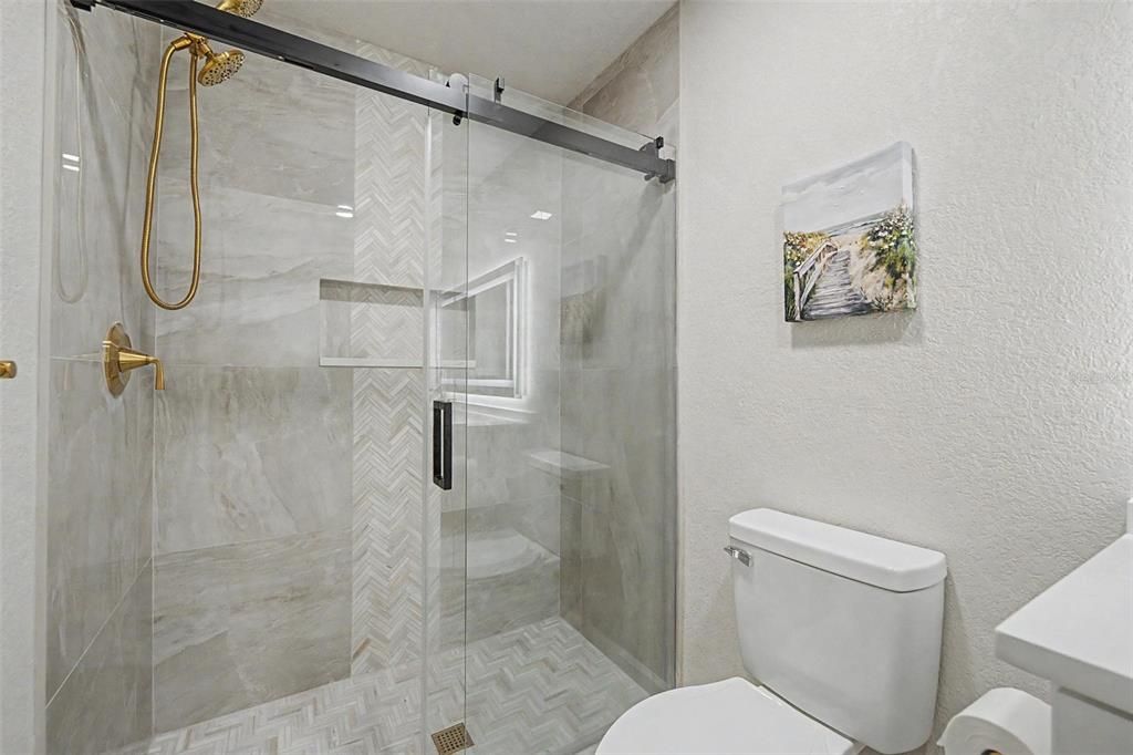 Active With Contract: $359,000 (2 beds, 2 baths, 1309 Square Feet)