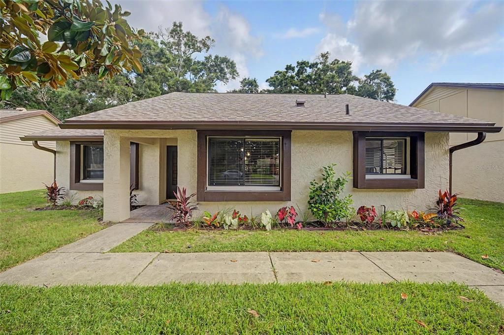 Active With Contract: $359,000 (2 beds, 2 baths, 1309 Square Feet)