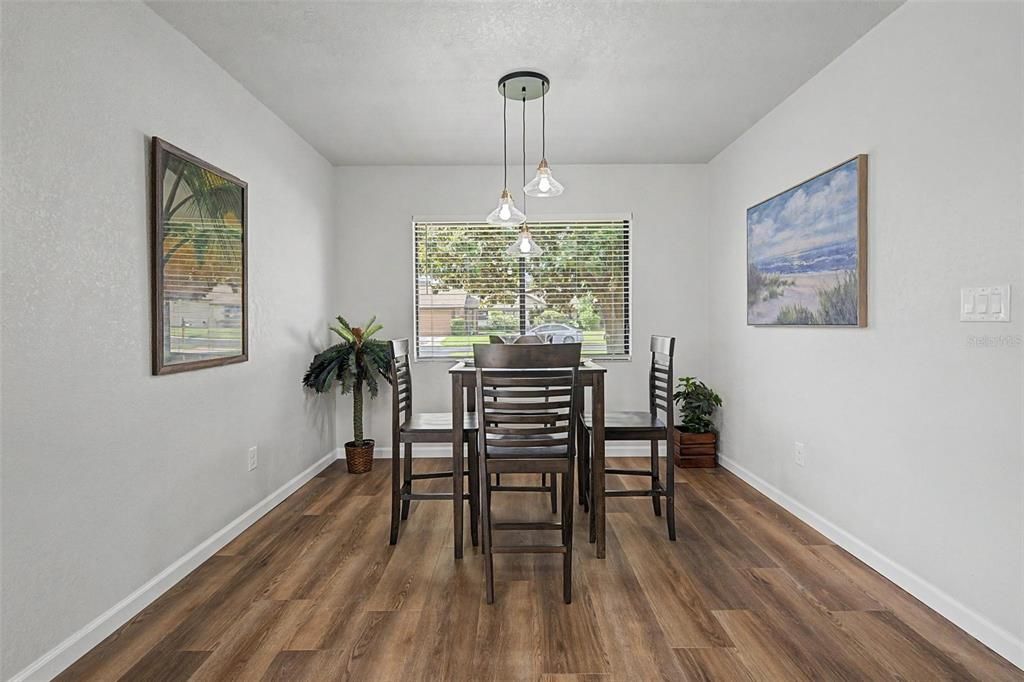 Active With Contract: $359,000 (2 beds, 2 baths, 1309 Square Feet)