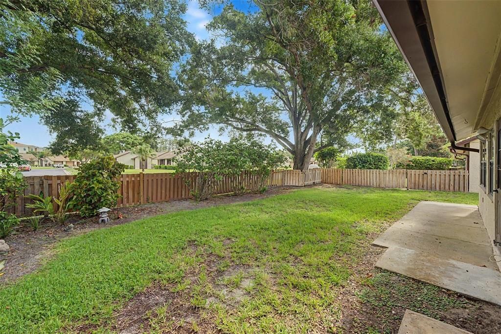 Active With Contract: $359,000 (2 beds, 2 baths, 1309 Square Feet)