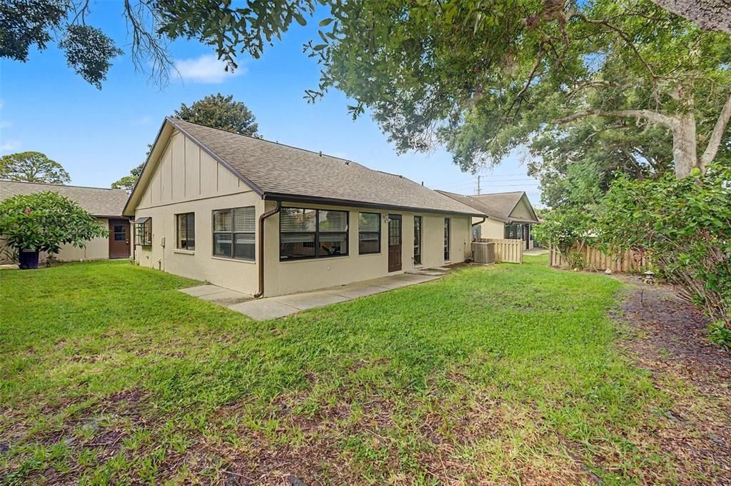 Active With Contract: $359,000 (2 beds, 2 baths, 1309 Square Feet)