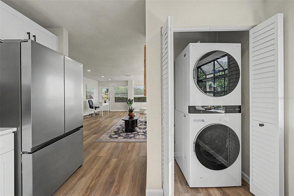 Active With Contract: $359,000 (2 beds, 2 baths, 1309 Square Feet)