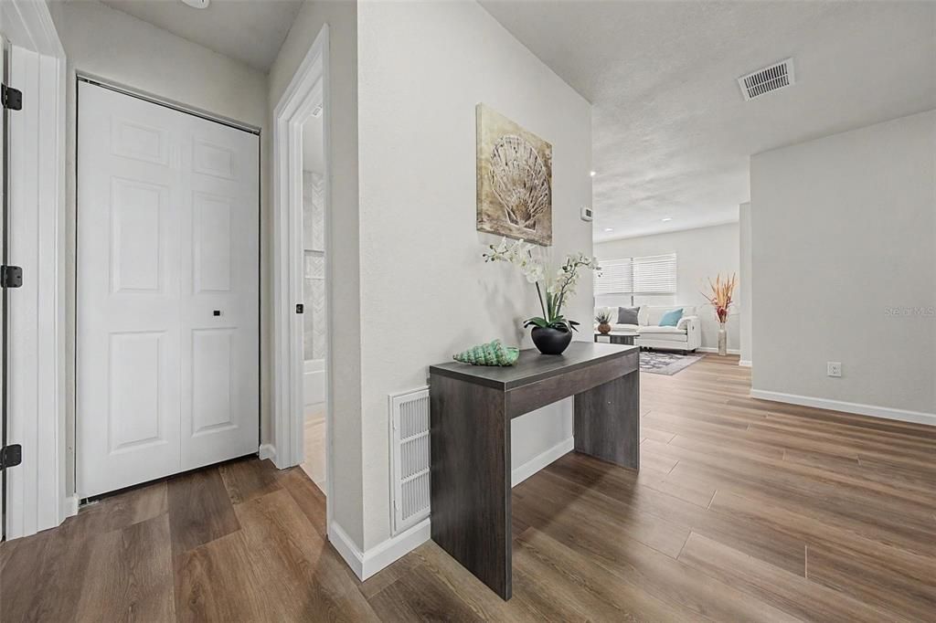 Active With Contract: $359,000 (2 beds, 2 baths, 1309 Square Feet)