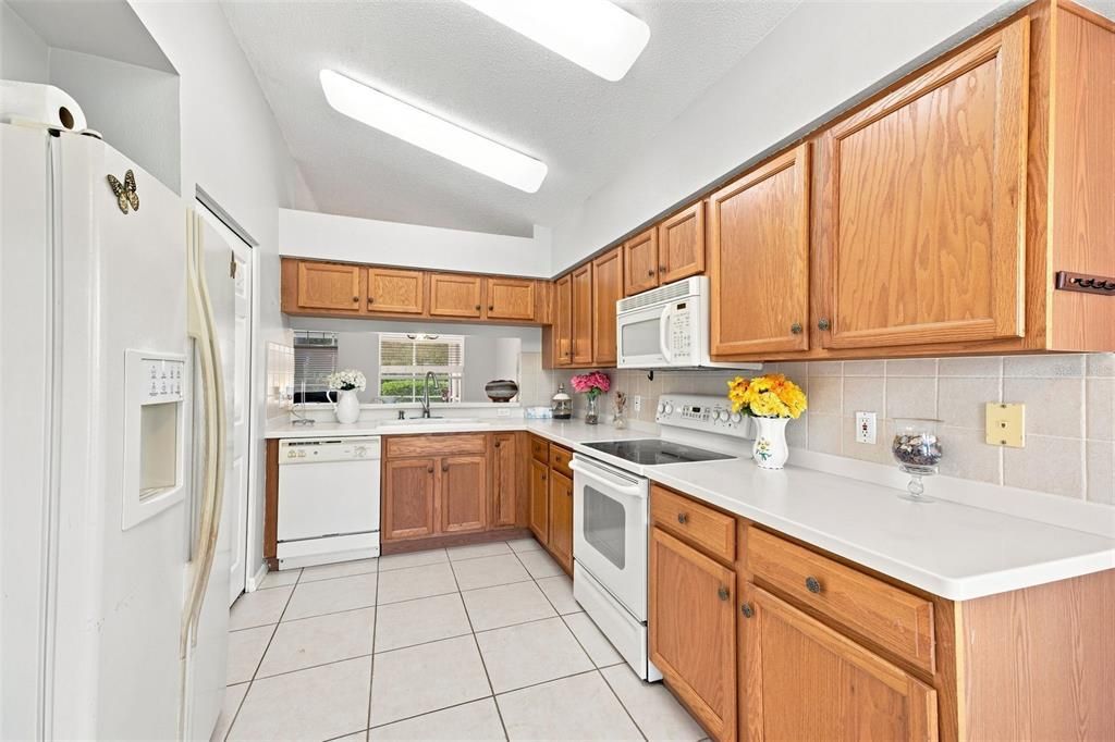 For Sale: $285,000 (3 beds, 2 baths, 1603 Square Feet)