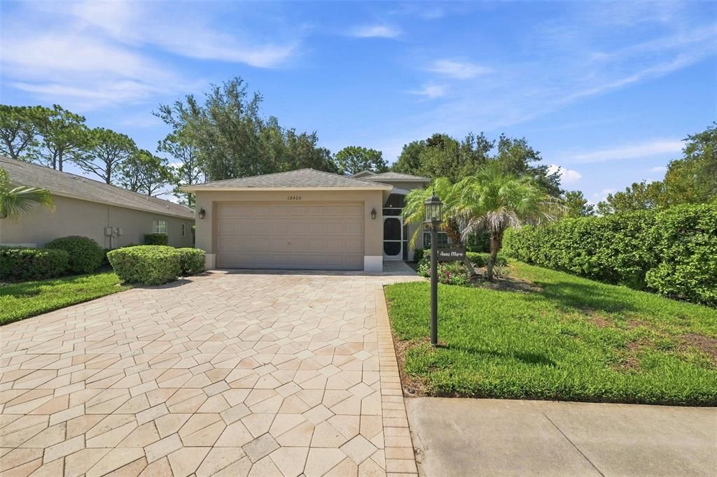 For Sale: $285,000 (3 beds, 2 baths, 1603 Square Feet)
