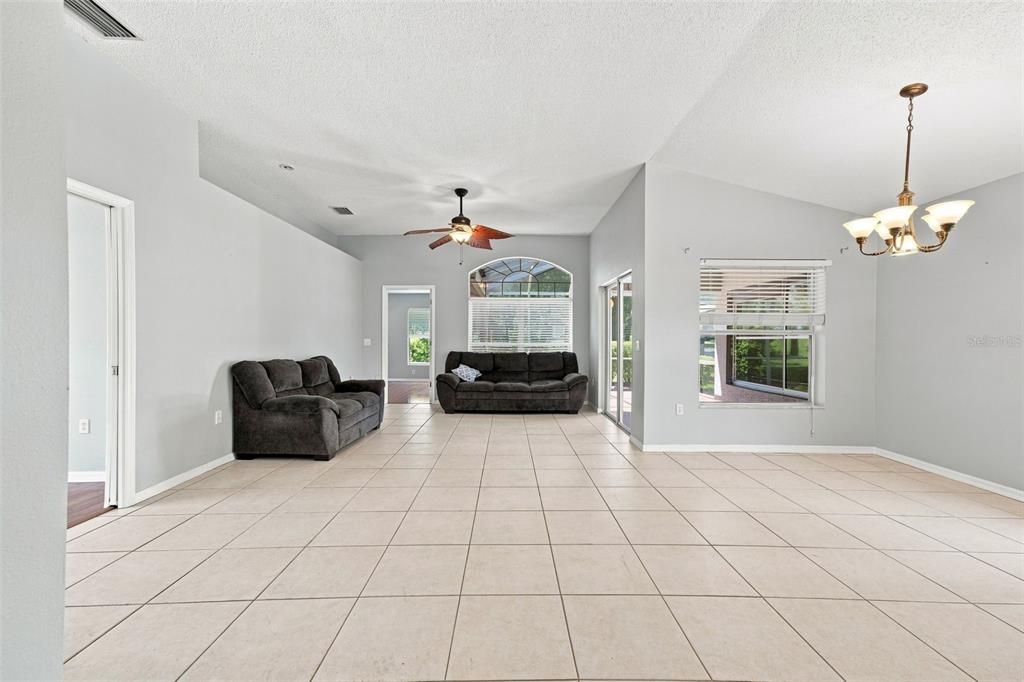 For Sale: $285,000 (3 beds, 2 baths, 1603 Square Feet)
