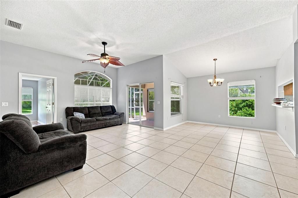 For Sale: $285,000 (3 beds, 2 baths, 1603 Square Feet)
