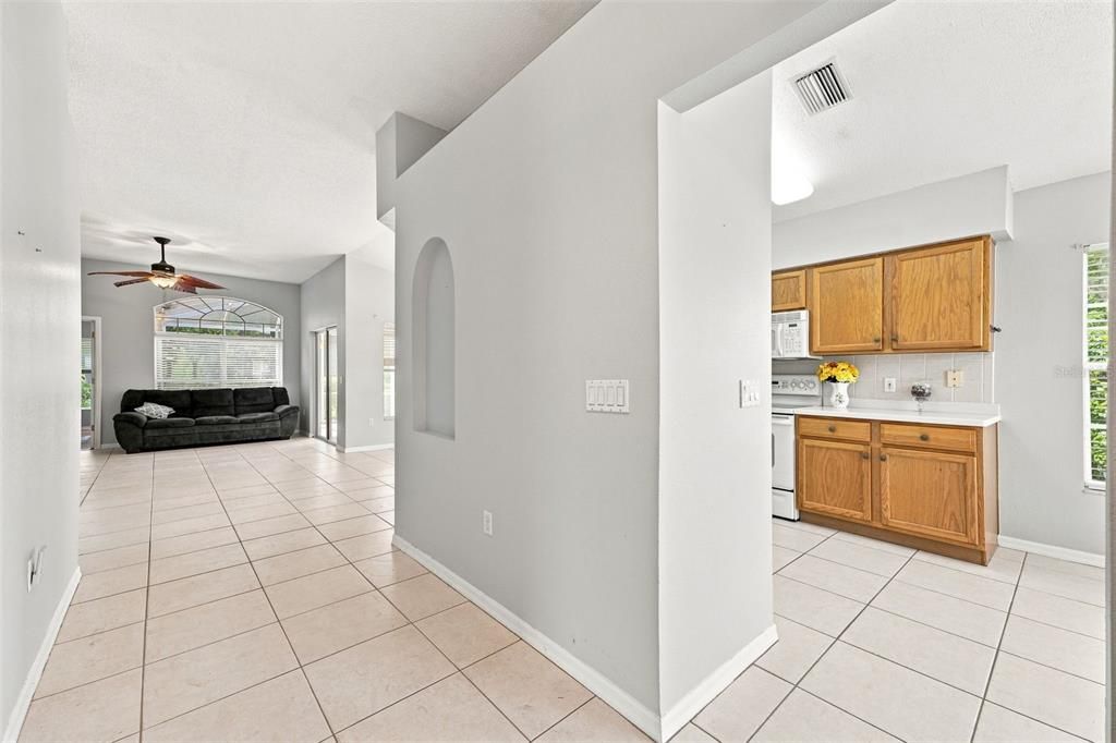 For Sale: $285,000 (3 beds, 2 baths, 1603 Square Feet)