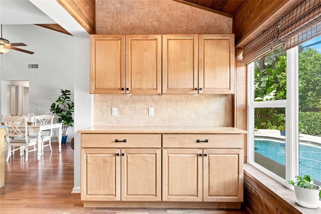 На продажу: $775,000 (4 спален, 2 ванн, 2453 Квадратных фут)