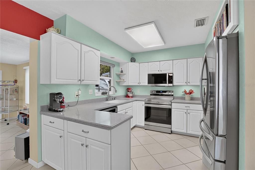 For Sale: $375,000 (3 beds, 2 baths, 1428 Square Feet)