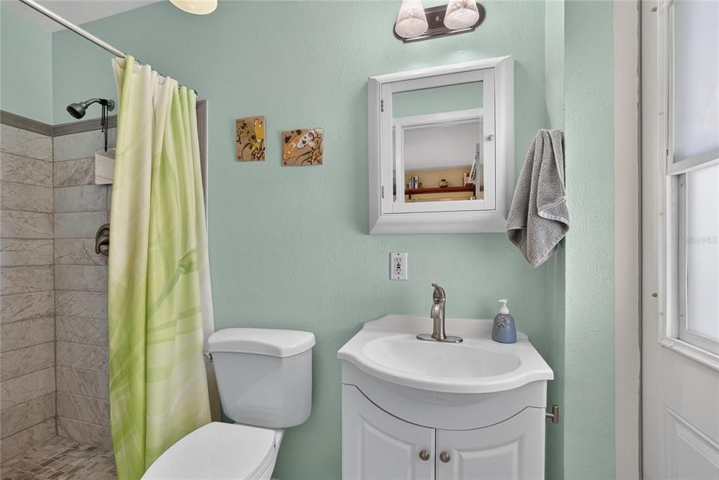 For Sale: $375,000 (3 beds, 2 baths, 1428 Square Feet)