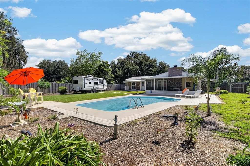 For Sale: $375,000 (3 beds, 2 baths, 1428 Square Feet)