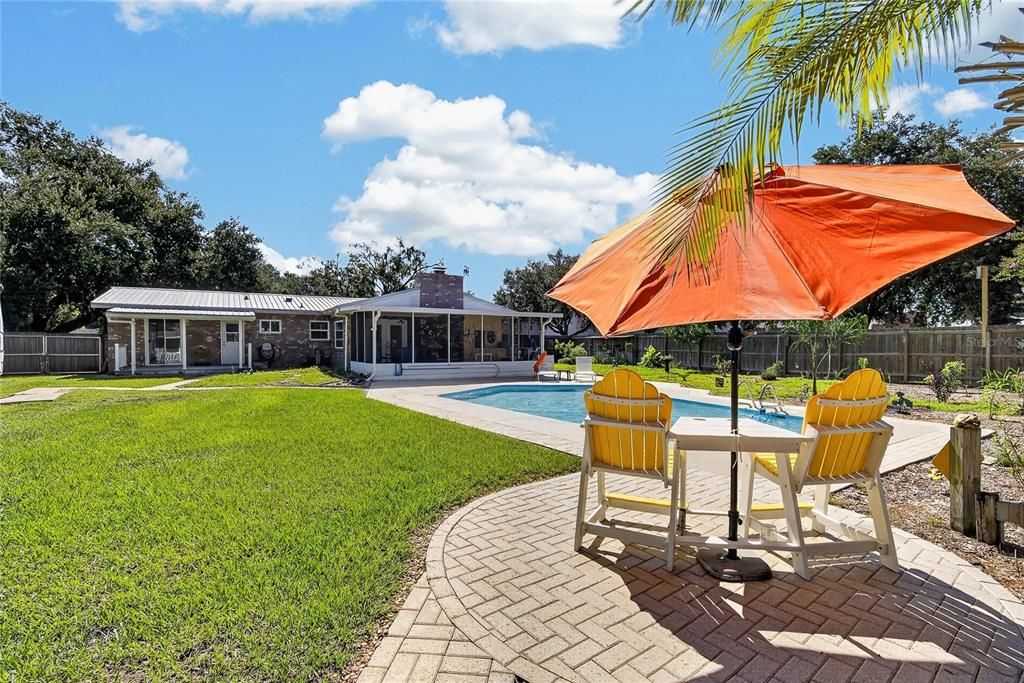 For Sale: $375,000 (3 beds, 2 baths, 1428 Square Feet)