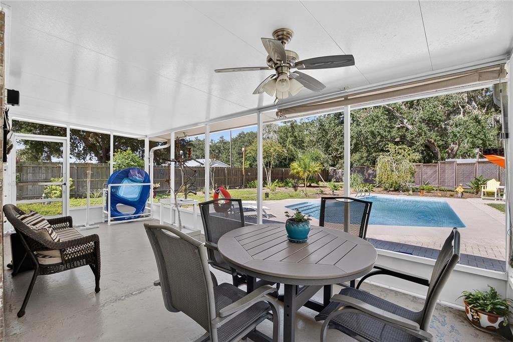 For Sale: $375,000 (3 beds, 2 baths, 1428 Square Feet)
