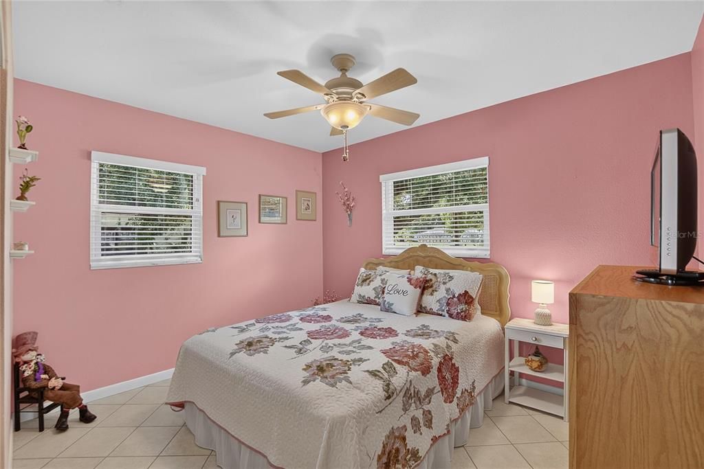 For Sale: $375,000 (3 beds, 2 baths, 1428 Square Feet)