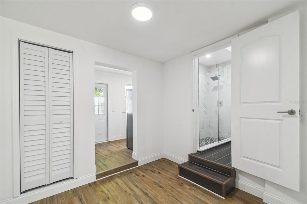For Sale: $650,000 (6 beds, 0 baths, 2127 Square Feet)