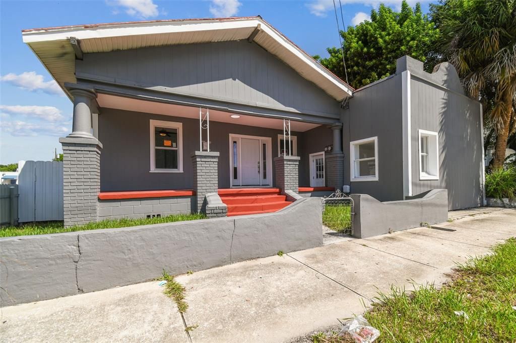 For Sale: $650,000 (6 beds, 0 baths, 2127 Square Feet)